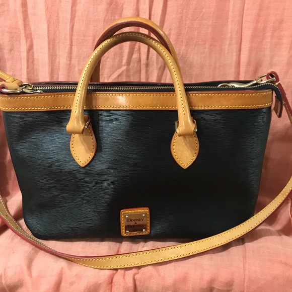 PRICE FIRM Dooney & Bourke Shoulder/Crossbody Bag - Picture 1 of 6